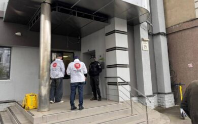 Викрито черговий шахрайський кол-центр у центрі Києва: що відомо про аферу на Жилянській