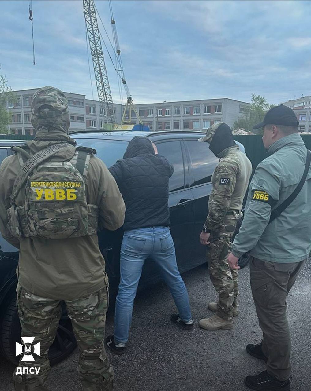 Военный и супруги из Запорожья организовали незаконный выезд за границу