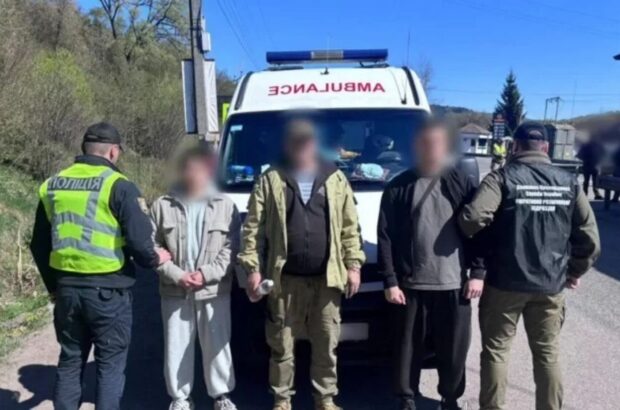 На Закарпатті викрили схему ”медевакуації” ухилянтів: чоловіків вивозили за кордон на ”швидкій”