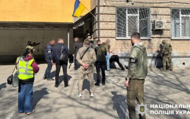 На Дніпропетровщині затримали посадовця ТЦК: вимагав $1500 за виключення з військового обліку