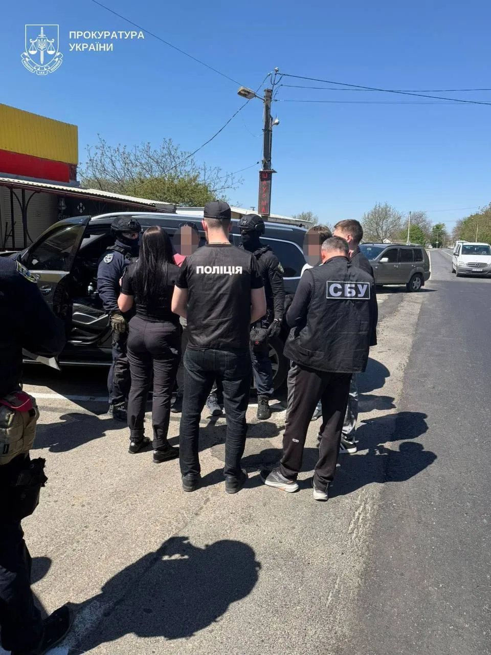 4000 євро за ''туберкульоз'' і виїзд за кордон: викрито схему з лікаркою та спільниками