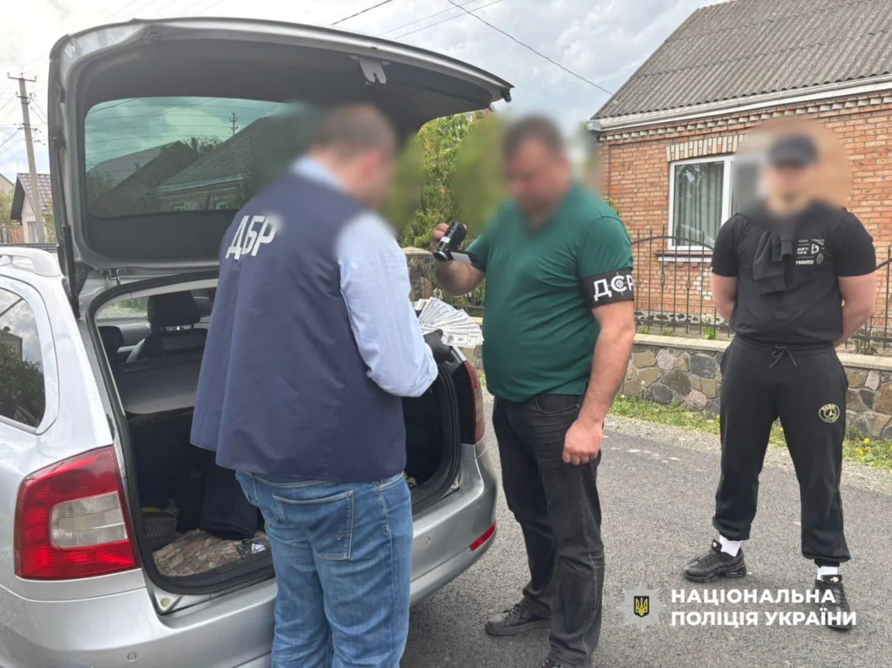 ''Вивозили'' військових за 15 тисяч доларів: на Волині викрили схему втечі з частин