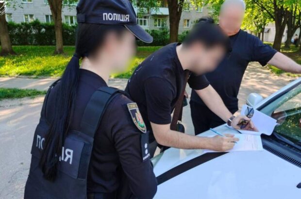 Фіктивне працевлаштування до коледжу заради відстрочки: правоохоронці розслідують масштабну корупційну схему