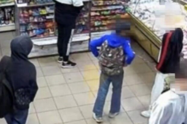 Угрожали шампурами и грабили магазины: в Житомире разоблачили группу подростков