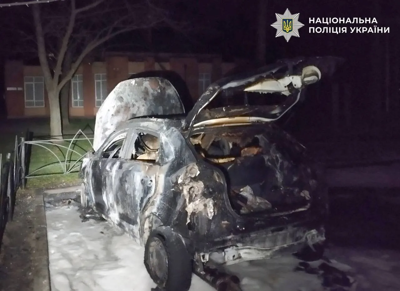 Громадянин Грузії на замовлення рф палив авто в Києві та маскував їх під машини ЗСУ