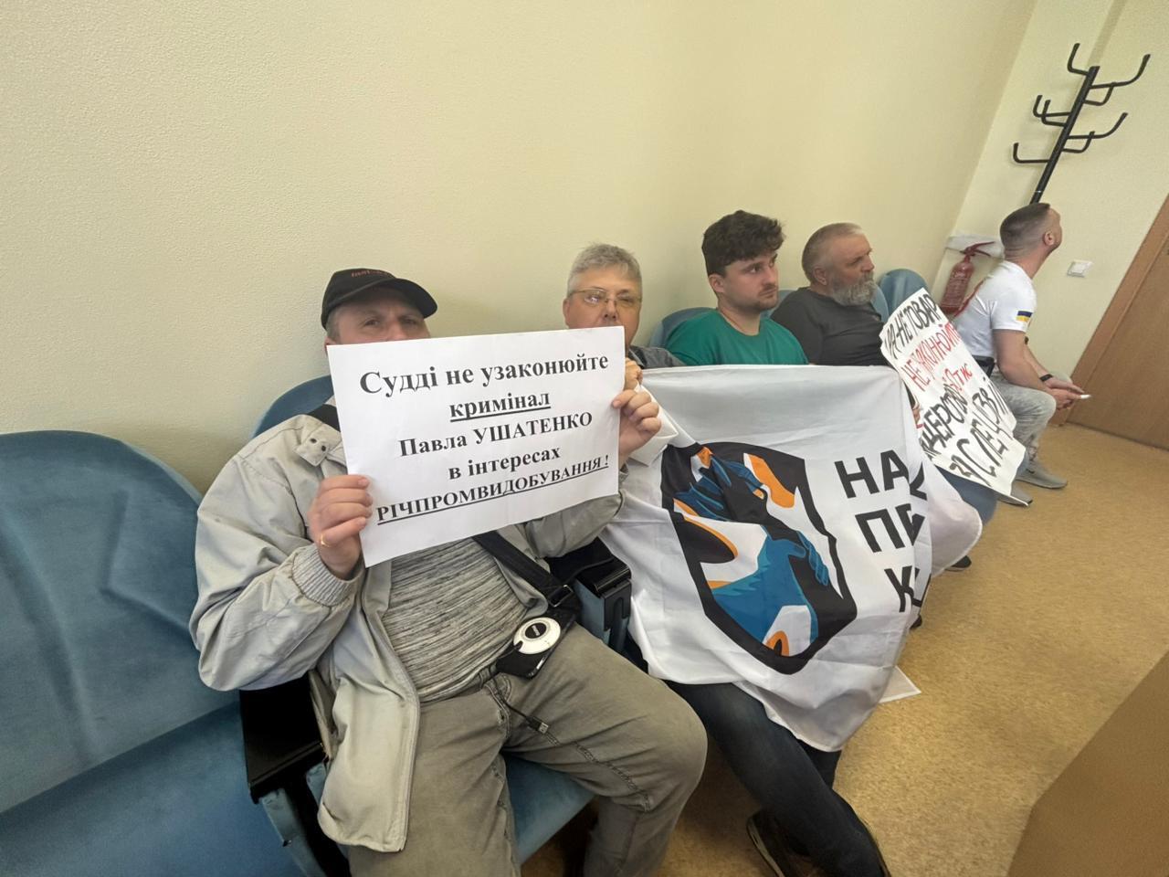 Апелляционный суд объявил месячный перерыв по делу о спецразрешении за 30 тысяч, на который претендуют люди Шапрана