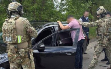 ДБР разоблачило адвоката, обещавшего снять военного с розыска за деньги