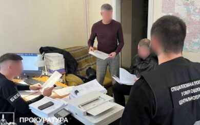 В Полтавской области разоблачили схему закупки телефонов для военных с миллионными убытками