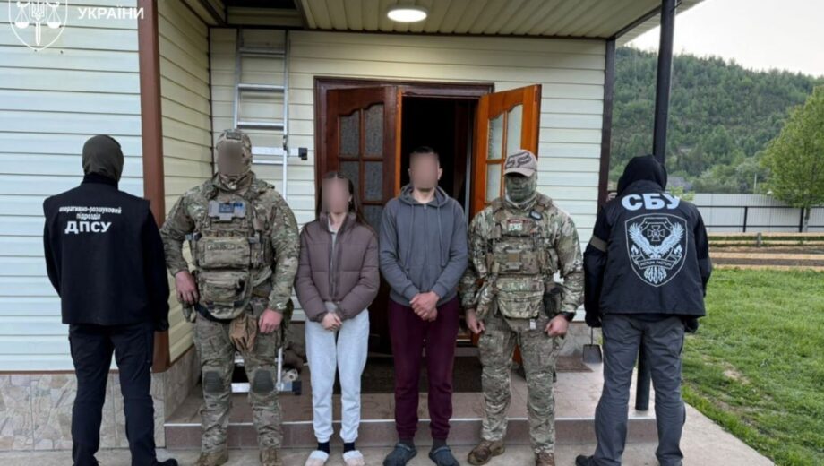 На Буковине разоблачили схему незаконной переправки мужчин за границу: среди фигурантов депутат и полицейский