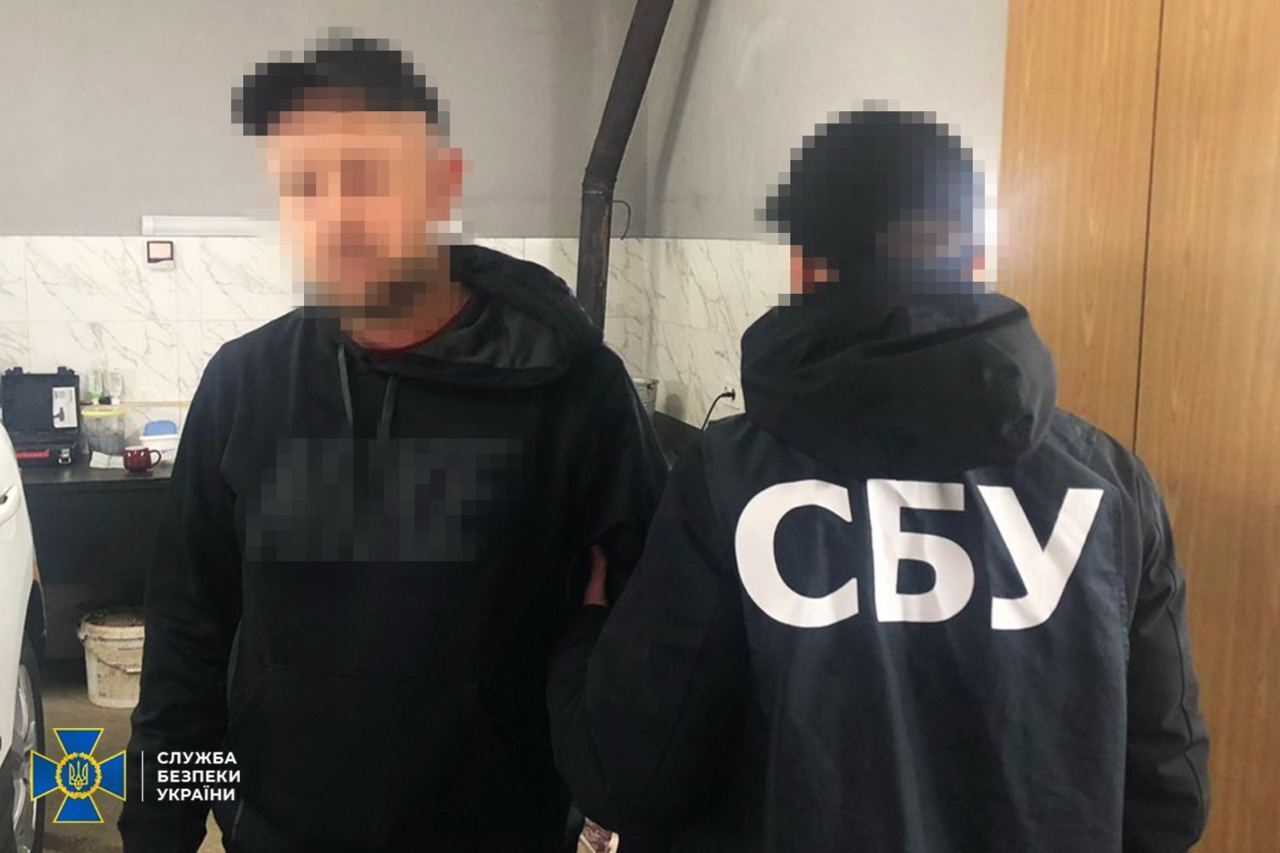 Задержан и работник СБУ