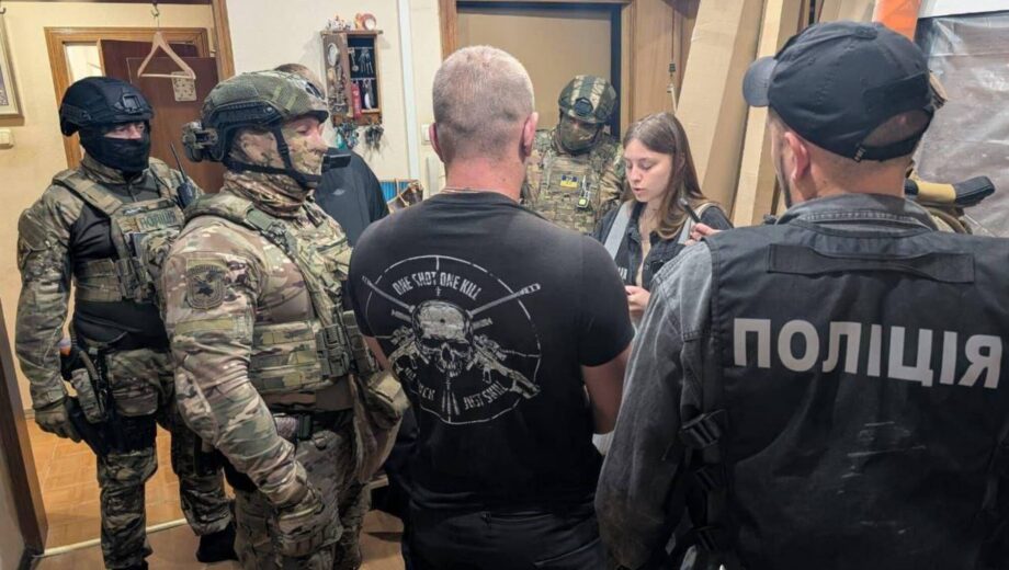 Масштабна спецоперація: викрито схеми втечі чоловіків призовного віку з України