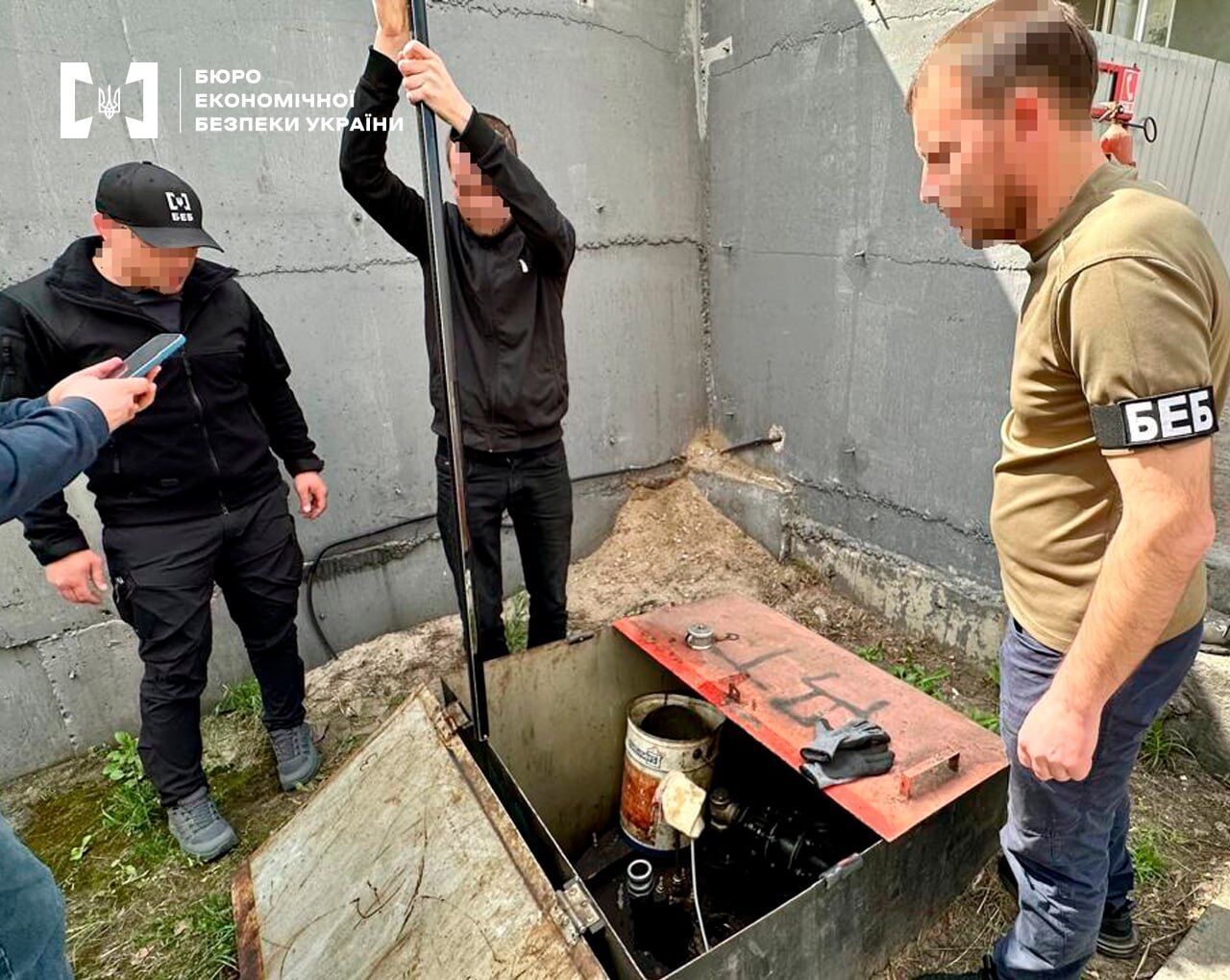 Підозрюваний і працівники БЕБ