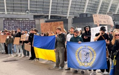 »Риган – наш ректор»: студенты НУФВСУ пикетируют Минспорта после ухода и.о. Радченко