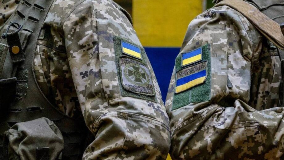 У ДПСУ показали, як прикордонники тренуються виявляти й знищувати ворожі ДРГ на Чернігівщині (відео)