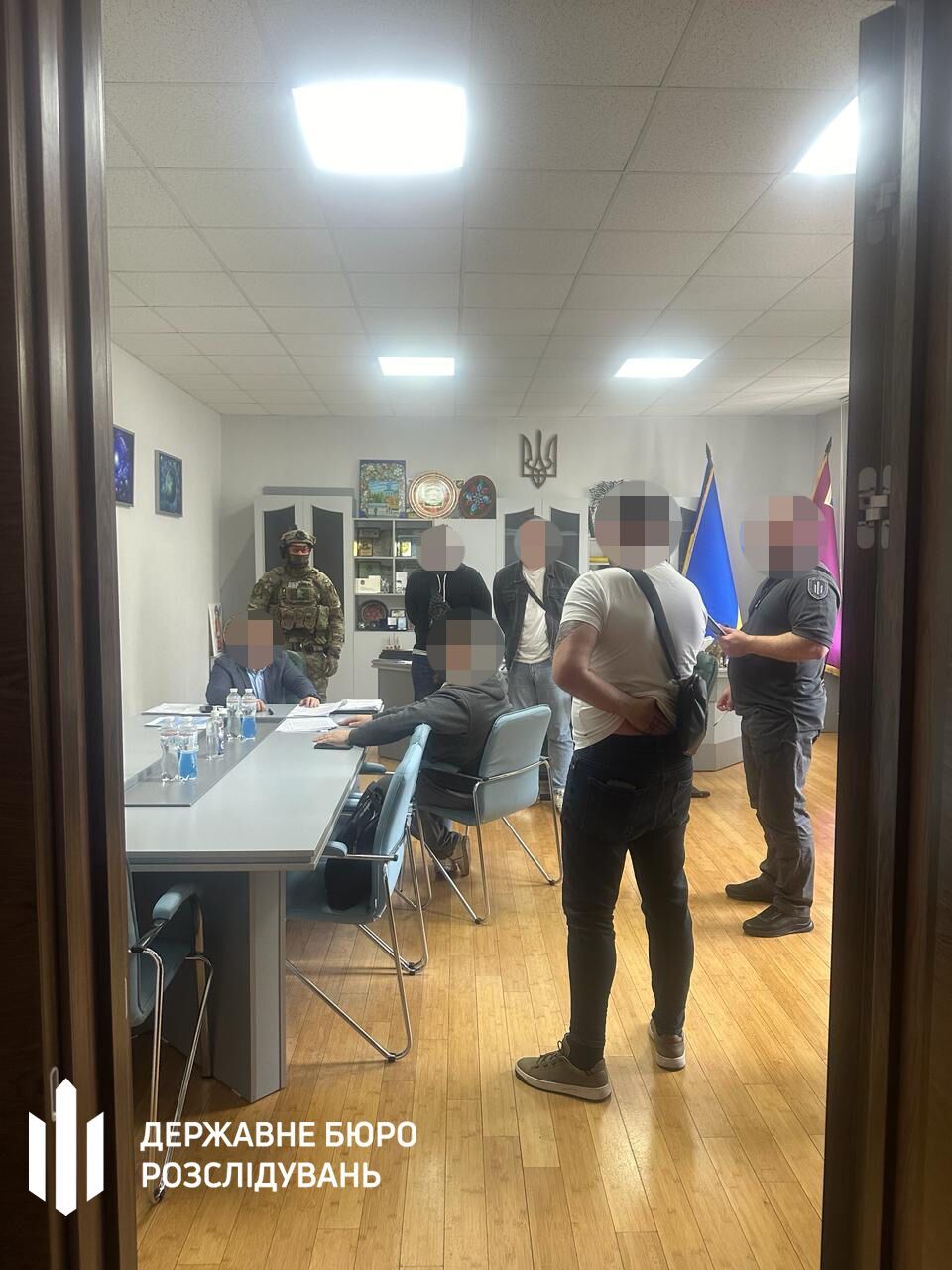 Председатель совета и его секретарь потребовали деньги за поддержку строительства общежития для переселенцев