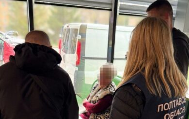 В Лубнах разоблачили эксработницу больницы на вымогательстве 4 тыс. долларов за влияние на ВЛК
