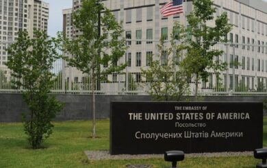 Посольство США в Украине опубликовало сообщения с намеками на отмену виз