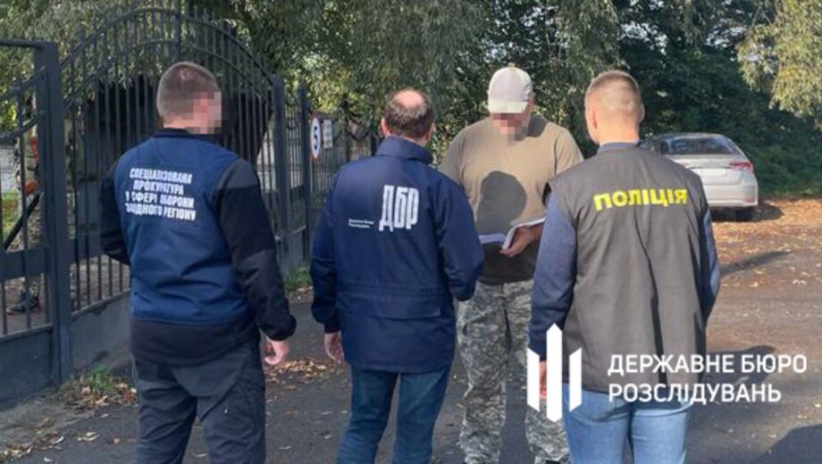 Суд »забил гол» работнику военкомата, который брал на службу… футболистов