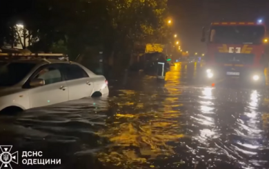 »Лежала возле столба, на ней не было живого места»: история женщины, которую унесло наводнение в Одессе