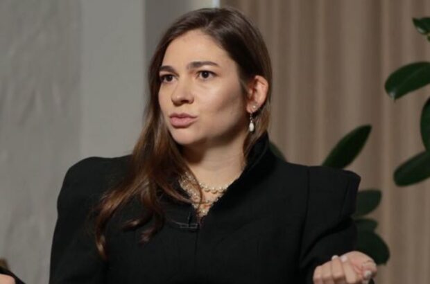 Донька Корогодського розповіла про продаж фейкових наркотиків в елітній школі на Печерську: що відомо