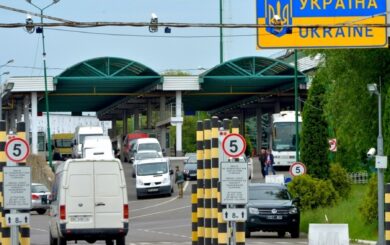 Осложнения на границе с Польшей: очереди на »Краковец» из-за новой системы EES
