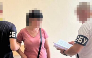 ”Залягла на дно” в Києві: співробітники СБУ затримали путінську шанувальницю