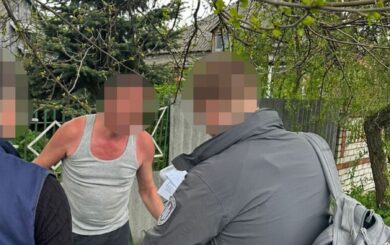 Пьяный чиновник Госгеокадастра требовал у фермера 300 тыс. грн