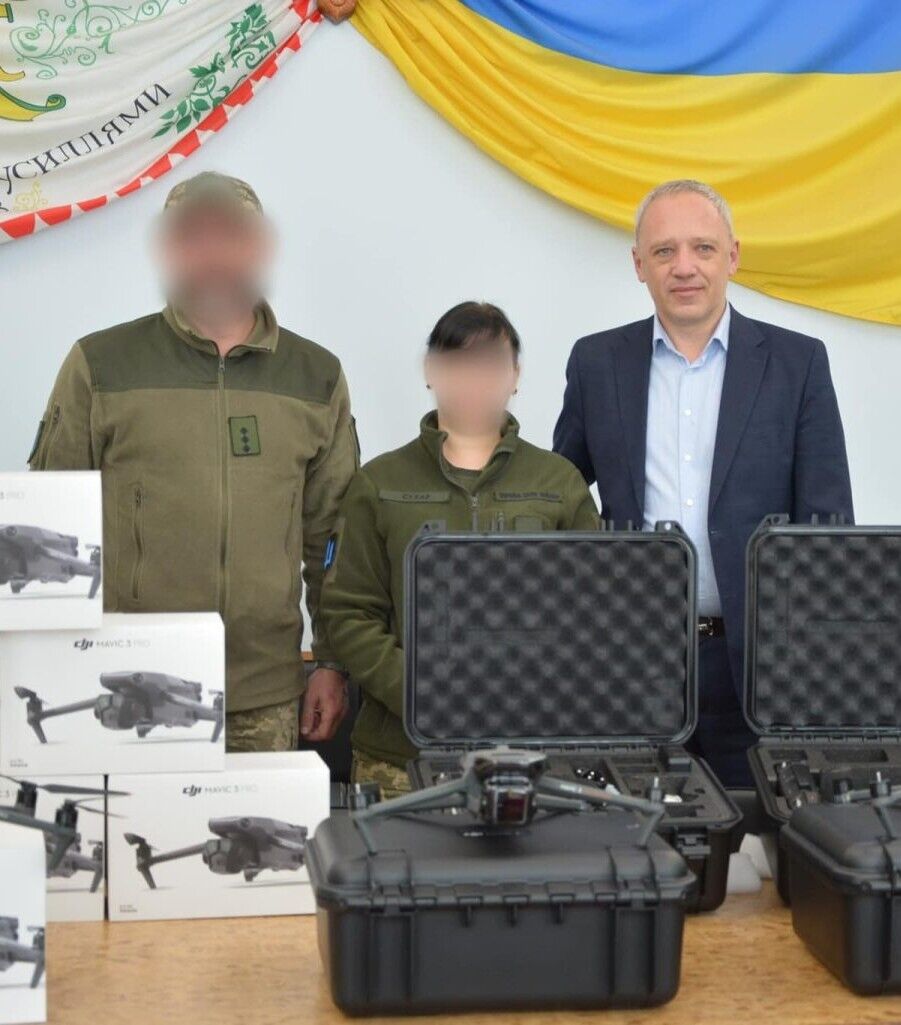 Мер Чернівців передав дрони