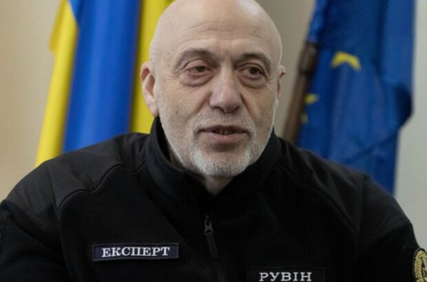 Скандал со вторым гражданством: Минюст не продлил контракт с Рувиным в должности главы КНИИСЭ