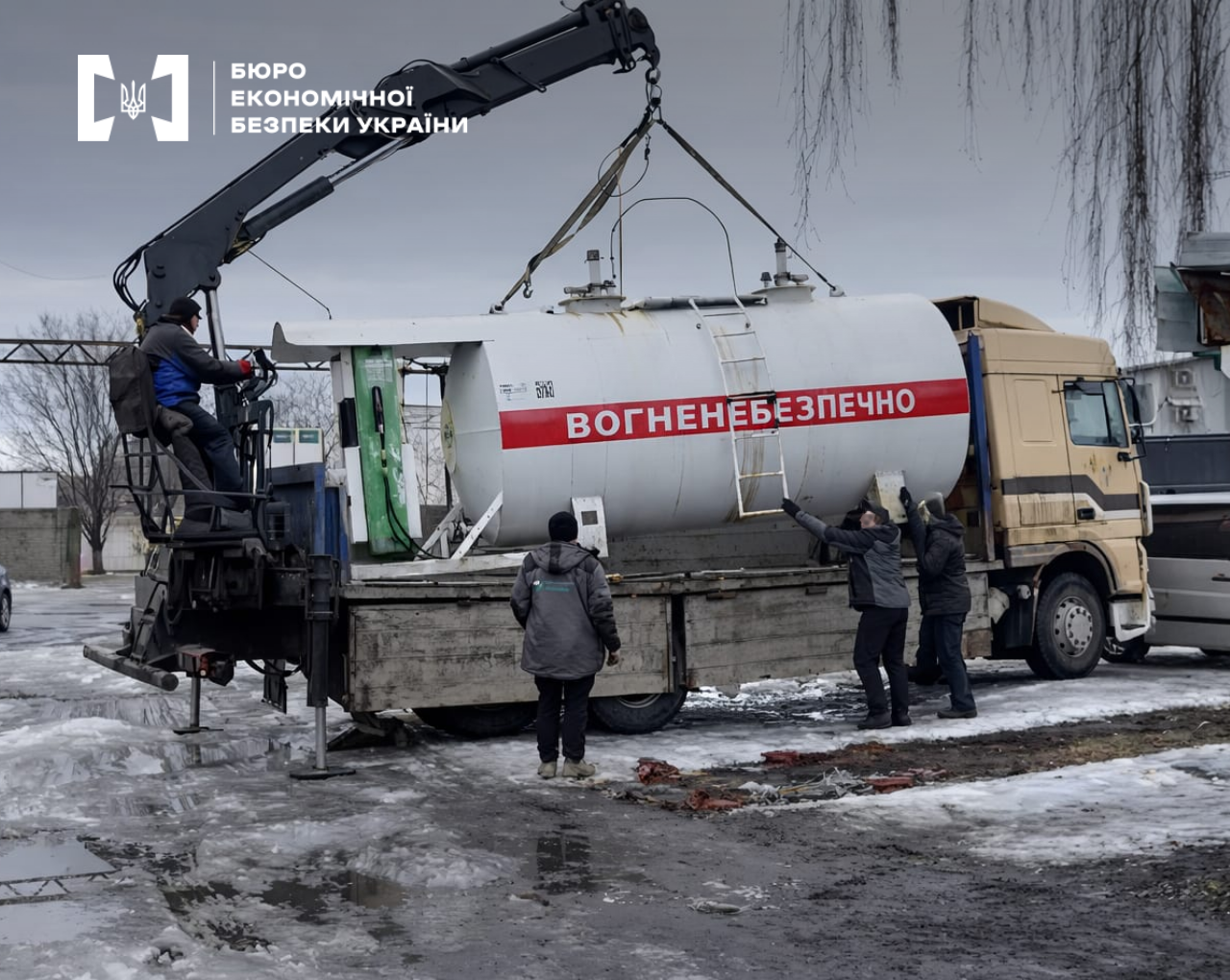 БЭБ на Полтавщине остановило деятельность двух нелегальных АЗС
