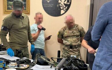 Мільйон доларів на ухилянтах: керівників столичних ТЦК підозрюють у хабарництві