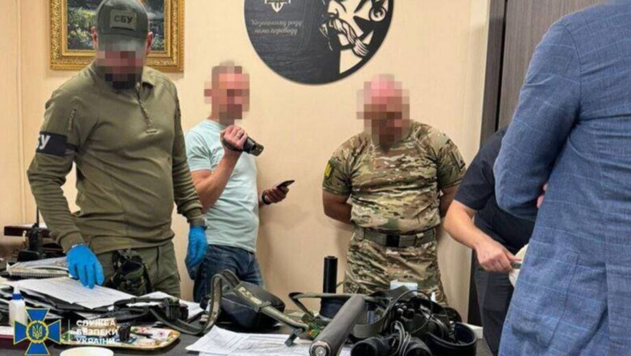 Мільйон доларів на ухилянтах: керівників столичних ТЦК підозрюють у хабарництві