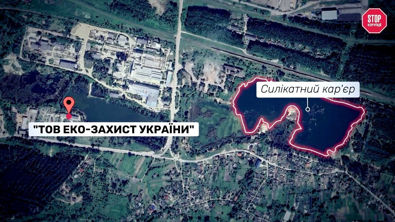 Цехи розташовані поруч із водоймою