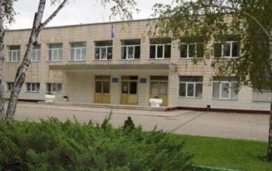 Тендер без победителя, школа – без укрытия: кто заблокировал закупку на 332 млн и при чем здесь депутат Киевсовета