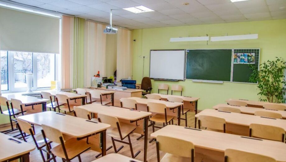В Украине начали штрафовать родителей за прогулы детей в школах: первые случаи — в Закарпатье
