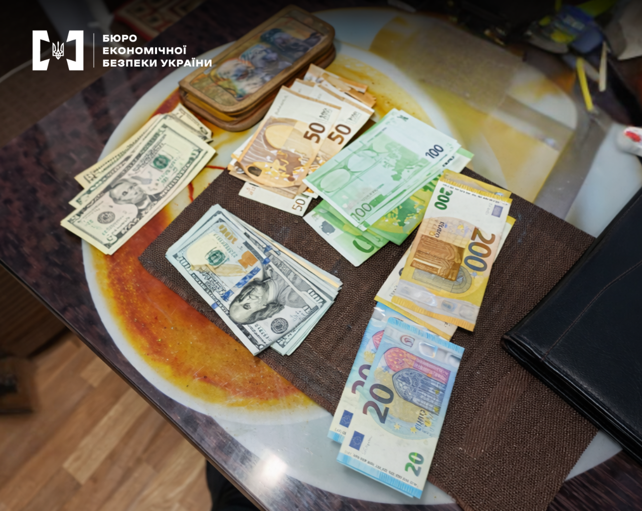 БЭБ разоблачило в Одесской области предпринимателя, реализовавшего нелегальный алкоголь и табак