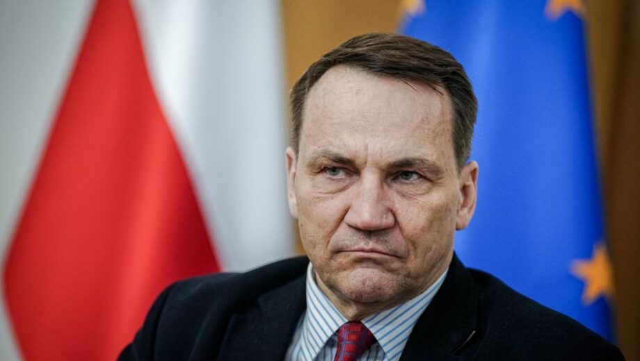 Глава МЗС Польщі запропонував Шольцу перестати виплачувати допомогу українським біженцям