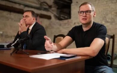 Экс-заместитель руководителя ОП Андрей Смирнов освобожден под залог в 10 млн грн