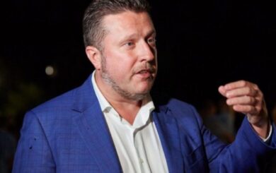 Пять партий, один мандат: как депутат Яценко научился выживать при любой власти