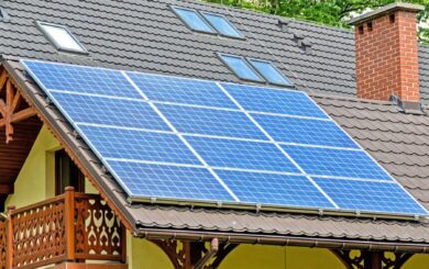 Понад 2 млн грн за працюючі ліфти: у Київраді змушують мешканців ЖК купувати сонячні електростанції?