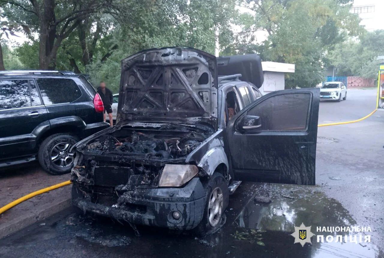 В Черкассах задержали наркозависимых, которые за деньги из России поджигали военные пикапы (фото)