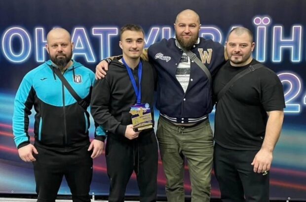 ”Яке ж це дно!”: у Бородянці чемпіона Європи відзначили ста гривнями (відео)