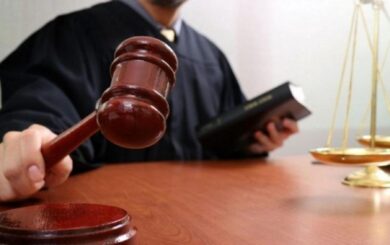 Будут судить эксполицейского из Буковины, который торговал поддельными водительскими удостоверениями
