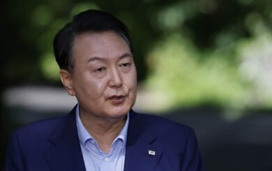 Імпічмент і масові протести: Південна Корея переживає політичну кризу