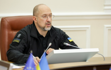 Без админмер, только стимулом: Шмыгаль рассказал, как будут возвращать украинцев из-за границы