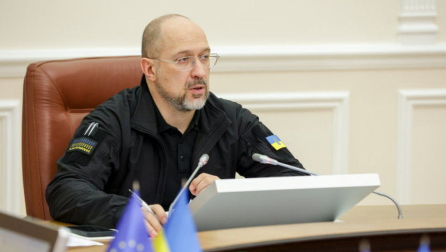 Без админмер, только стимулом: Шмыгаль рассказал, как будут возвращать украинцев из-за границы