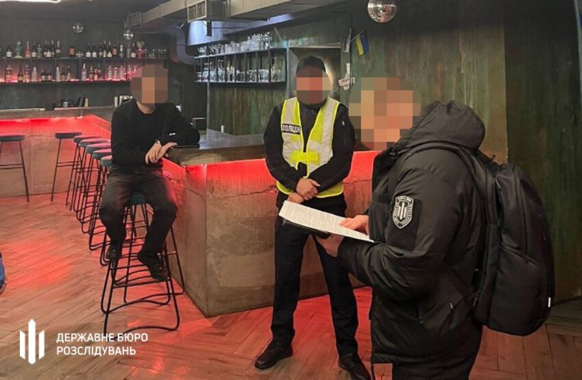 Правоохранитель при осмотре в жилье умершей киевлянки присвоил документы на ее квартиру, – ГБР
