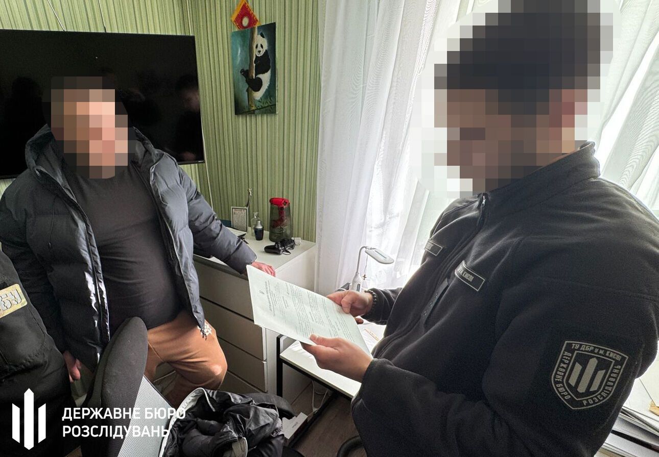 У Києві ДБР викрило нацгвардійця, який продав автомати Калашникова