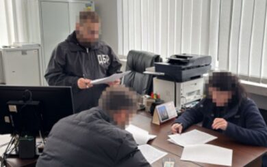 ДБР сообщило о подозрении: в Запорожье разоблачили налоговицу с незадекларированной болгарской недвижимостью