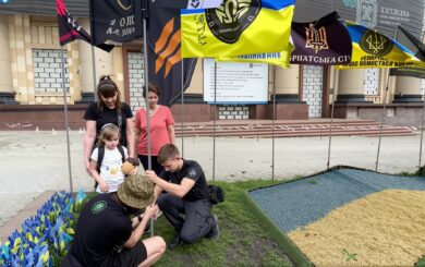 Не словом, а ділом: Громрада при Харківській ОВА вшанувала пам’ять полеглих Героїв